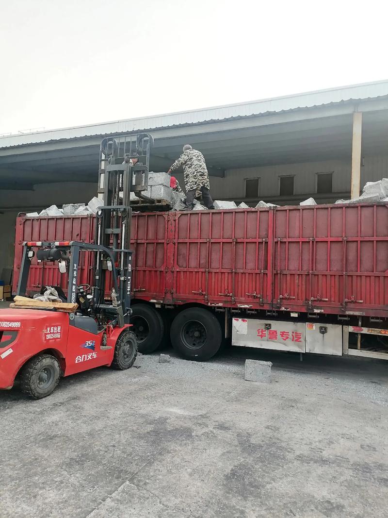 專業(yè)叉車出租與裝卸服務(wù)——高效、安全、可靠